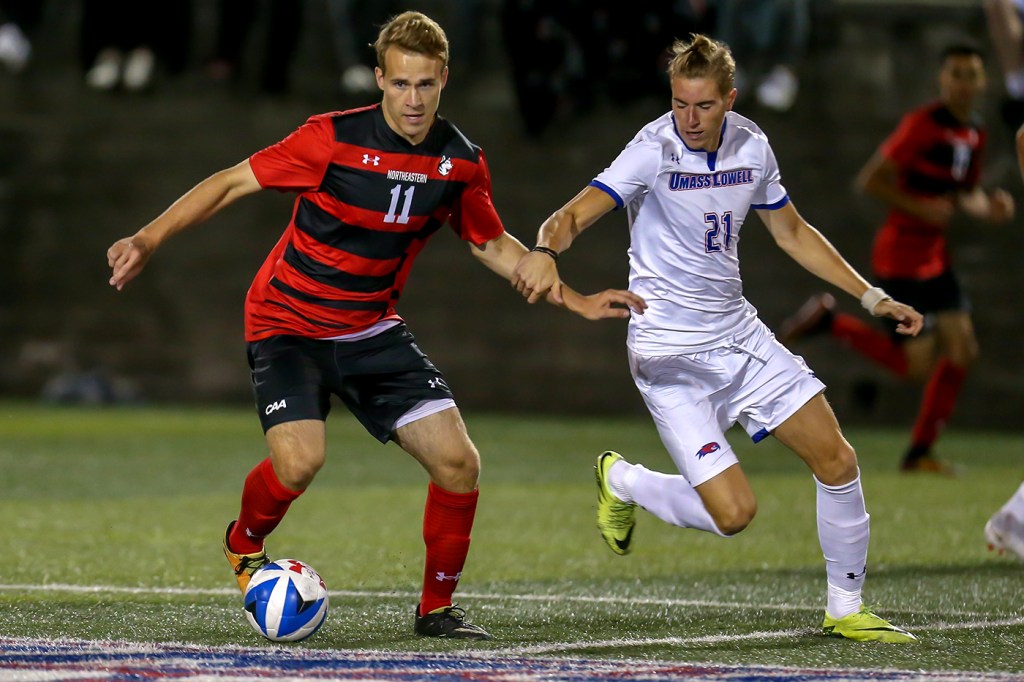 Picture of men's soccer team practicing