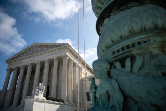 Picture of the Supreme Court exterior