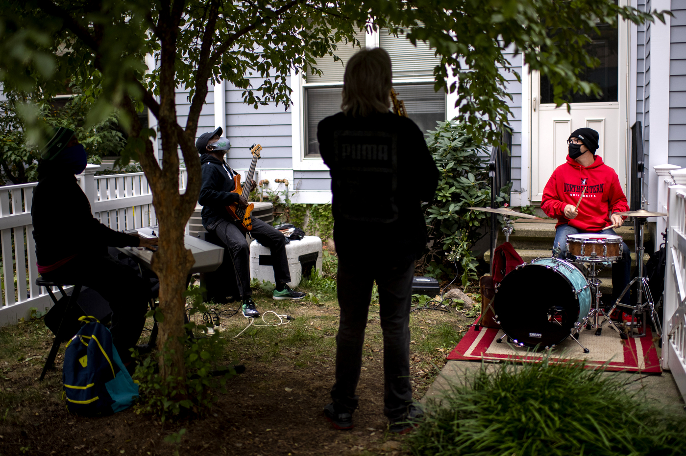 You’re not hearing things, a jazz quartet is jamming live on Northeastern’s campus