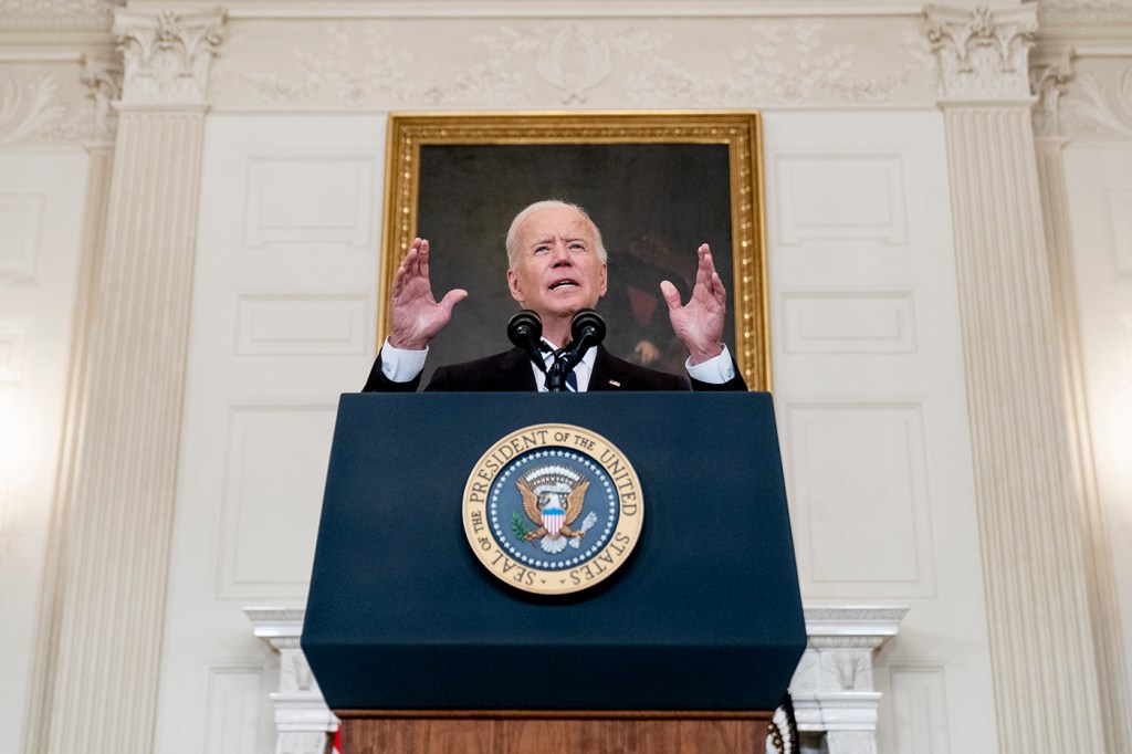 President Biden speaks at the White House and passes federal vaccine mandate