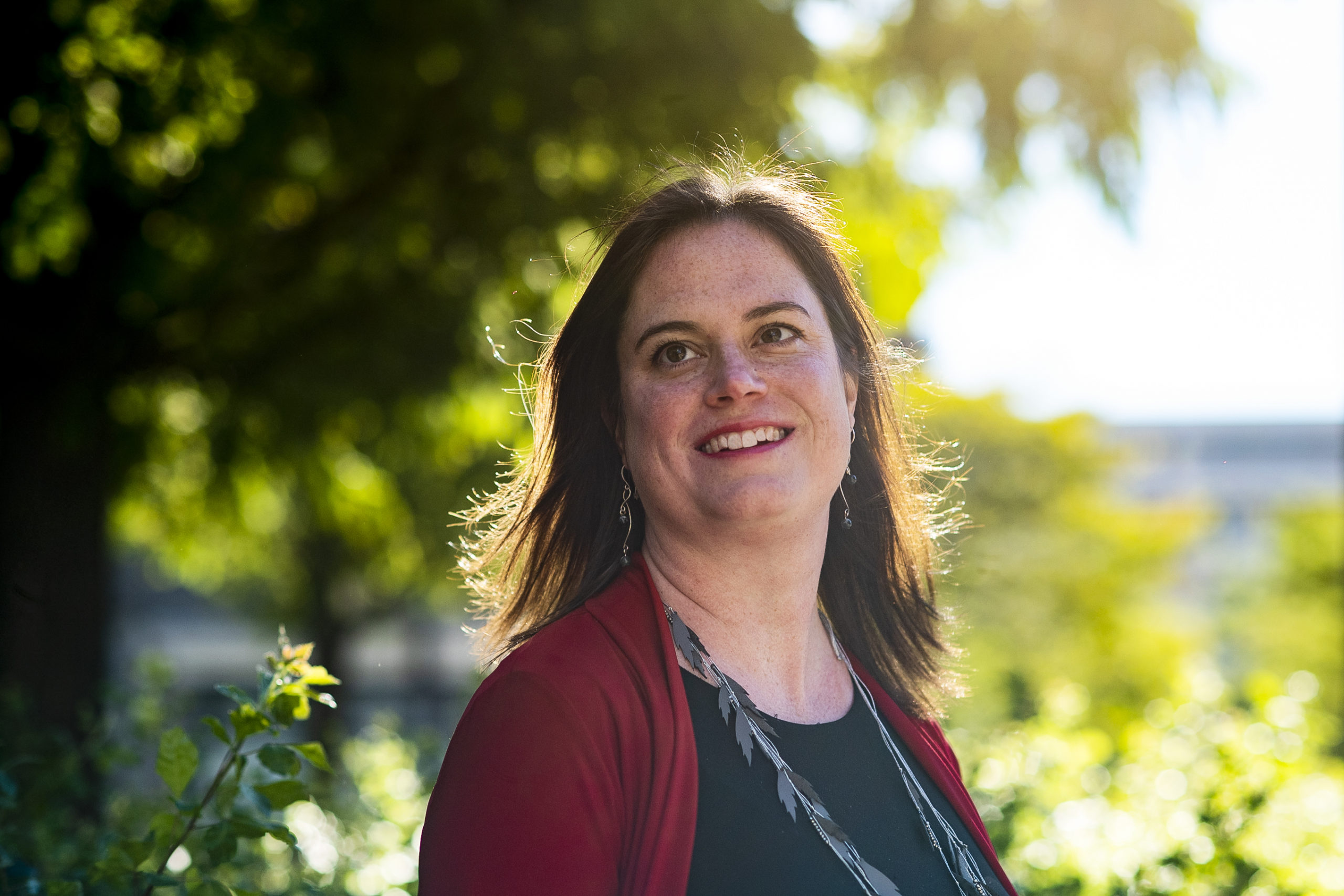 headshot of laura kuhl