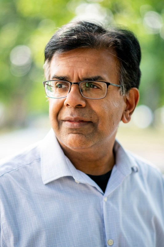 Headshot of Mansoor Amiji.