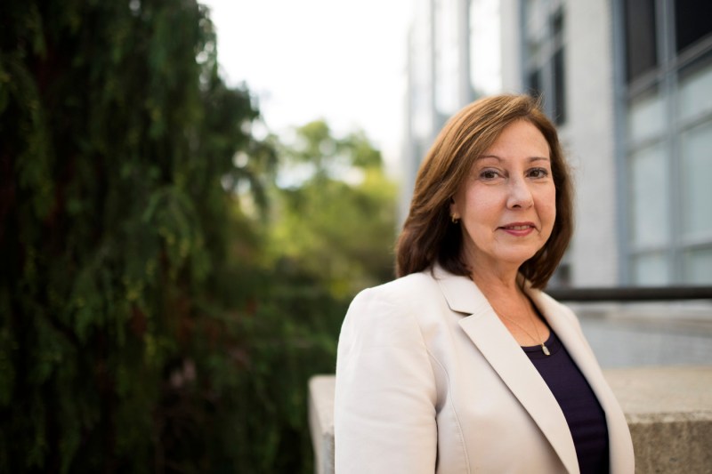 headshot of laurie kramer