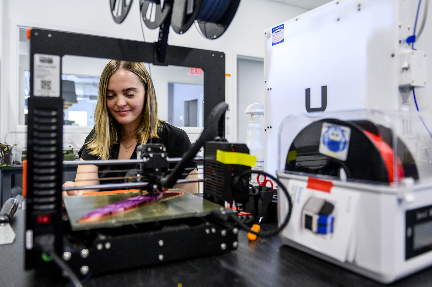 Sarah Tomasco working on a 3d printing project