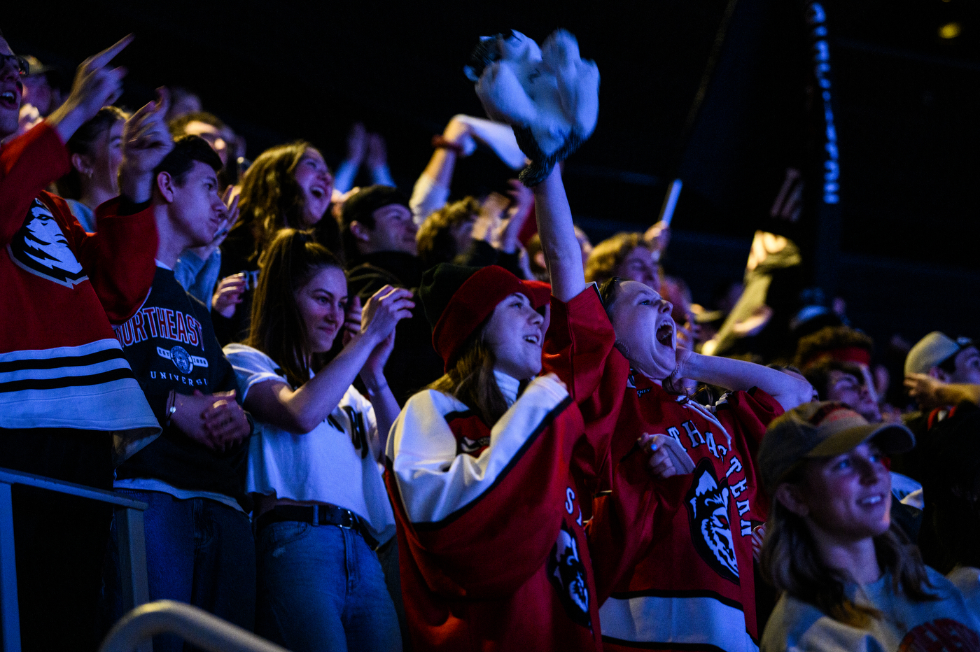 fans cheering at the beanpot