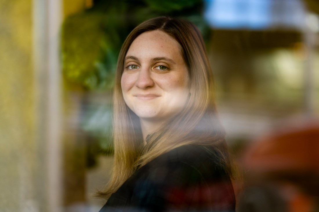 Headshot of Lauren Ellis. 