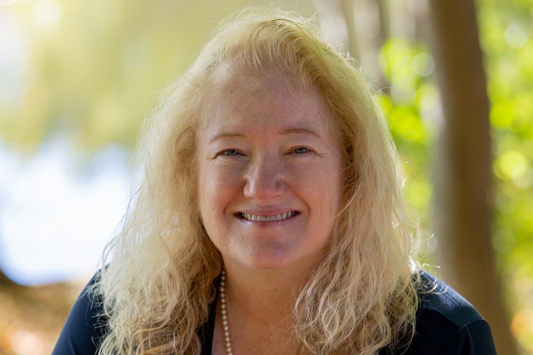 Headshot of Beth Molnar.