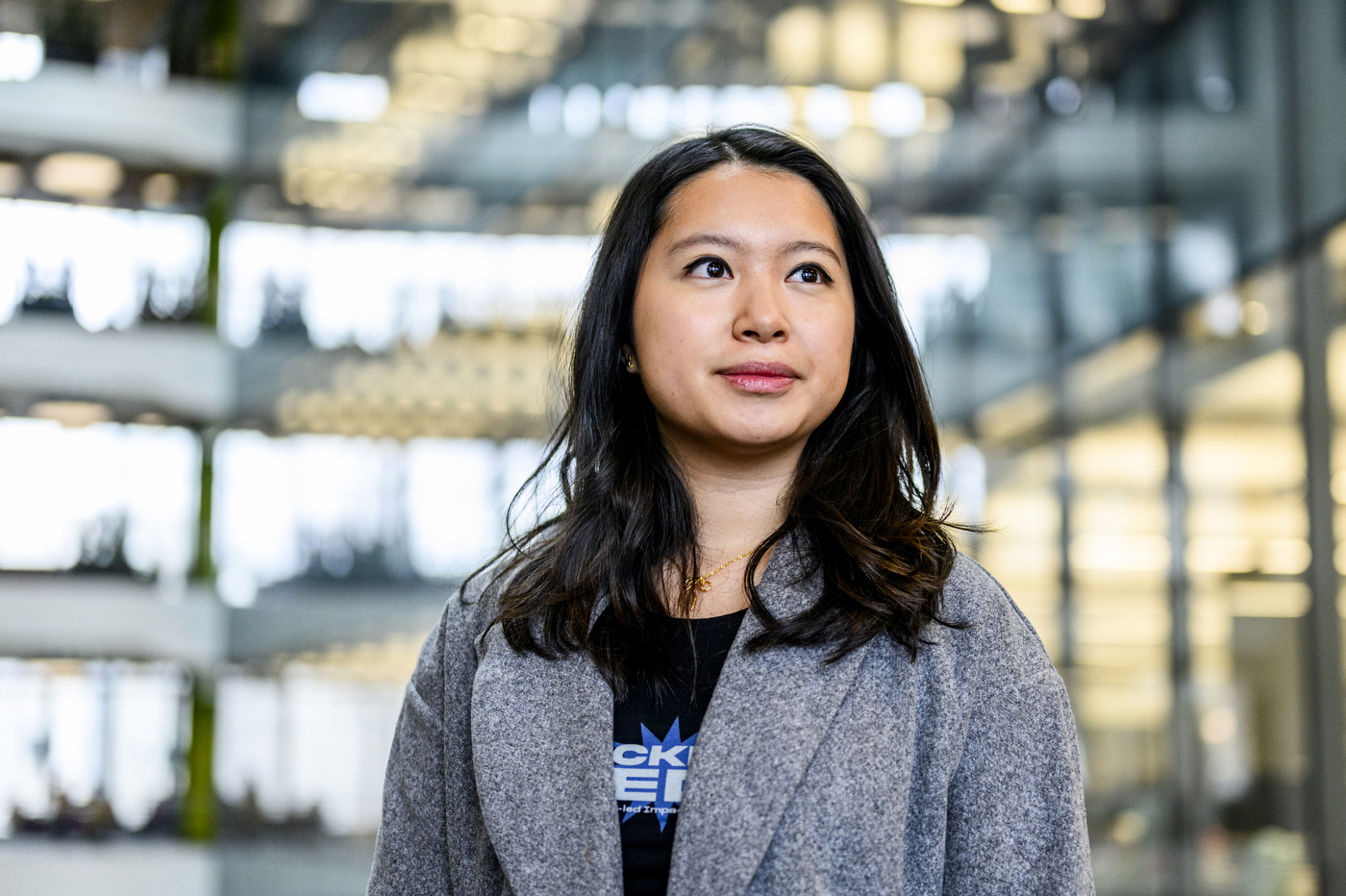 Shirley Wang posing for a headshot.