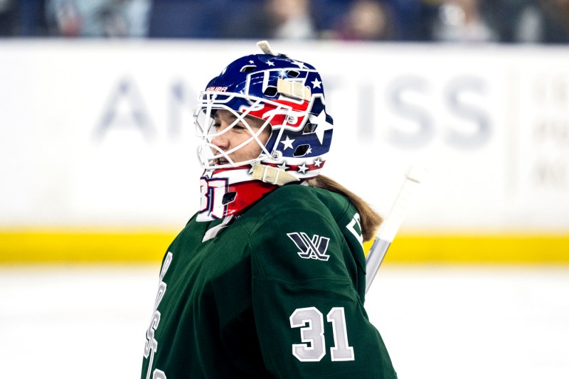 Aerin Frankel playing in the Boston vs Minnesota PWHL game.