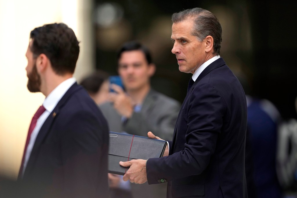 Hunter Biden wearing a suit in federal court.