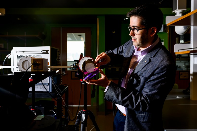 Josep Jornet working in a lab in the ISEC building.