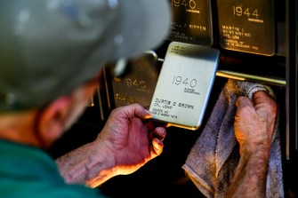 A person publishing a memorial.