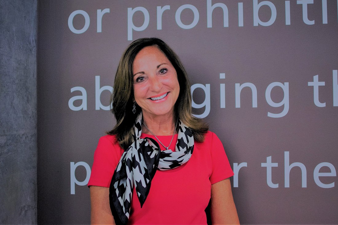 Portrait of Karen Bordeleau.
